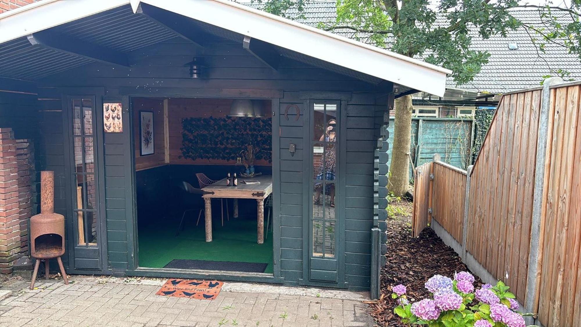 Klaartje Kip Voor 4 Personen, Landelijk Gelegen! * Enschede